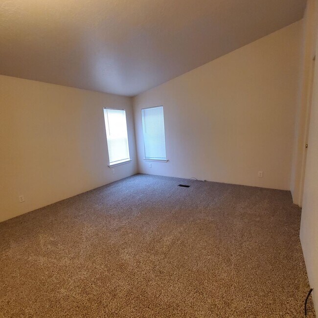 Building Photo - 31811 Begonia Ln