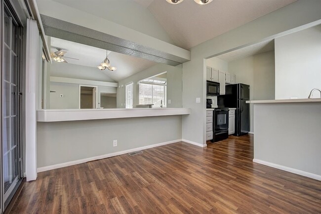 Building Photo - Crosspointe (1458)