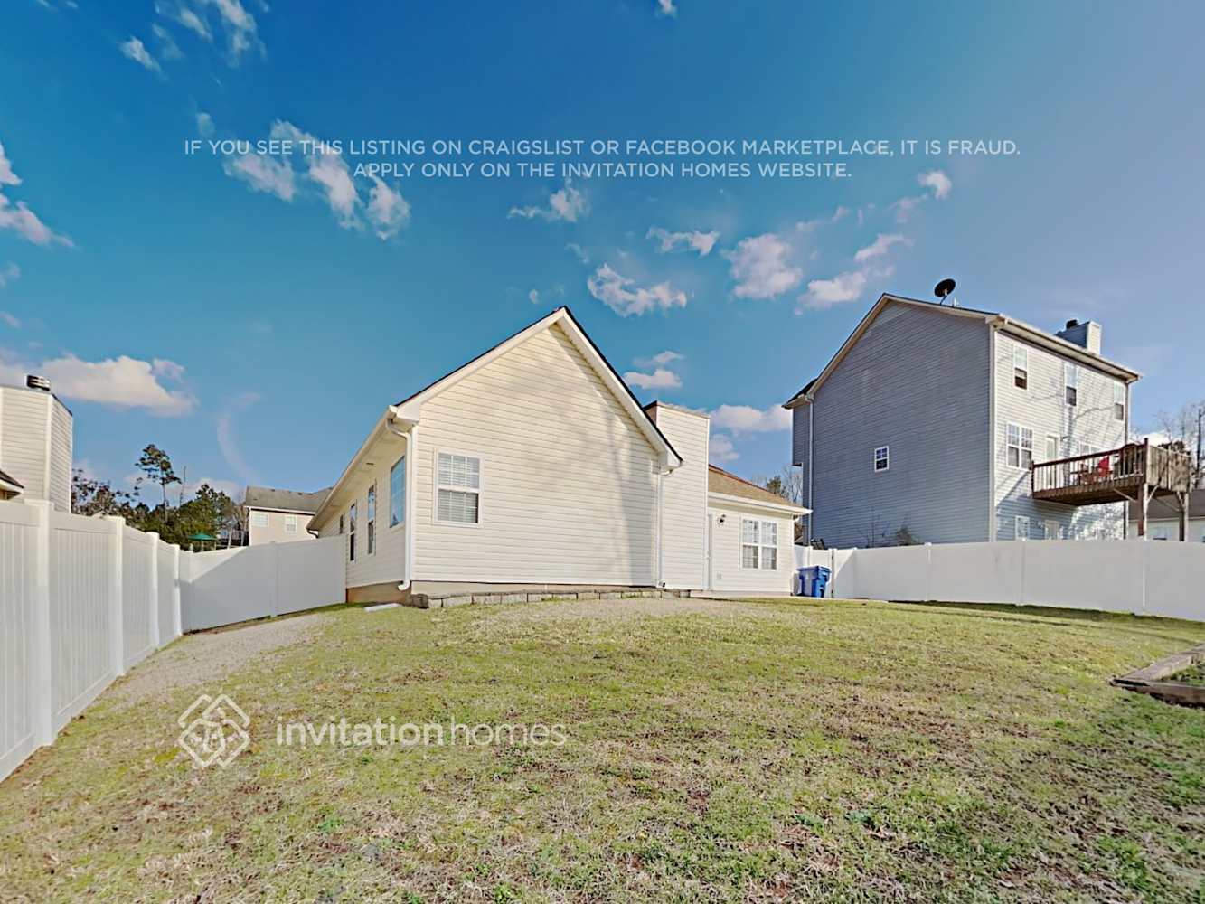 Building Photo - 321 St Charles Ave