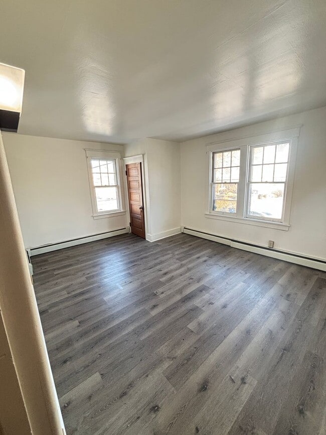 Building Photo - Charming Craftsman-Style Split Home – 3 Bedrooms, 1 Bath