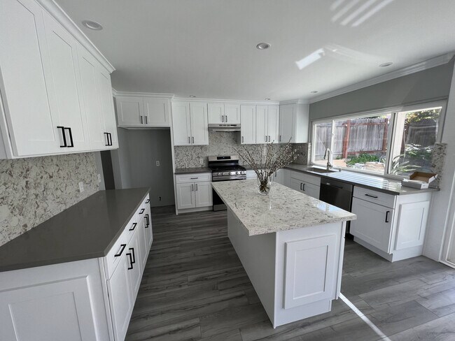 Kitchen with lots of counter space - 24522 Blackfoot Dr