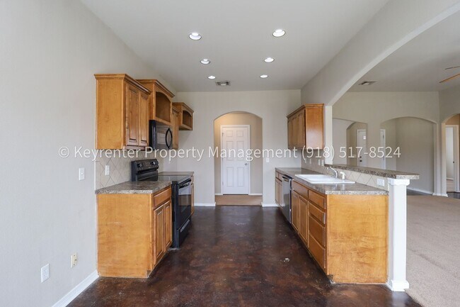 Building Photo - 3 Bed | 2 Bath | Broken Arrow