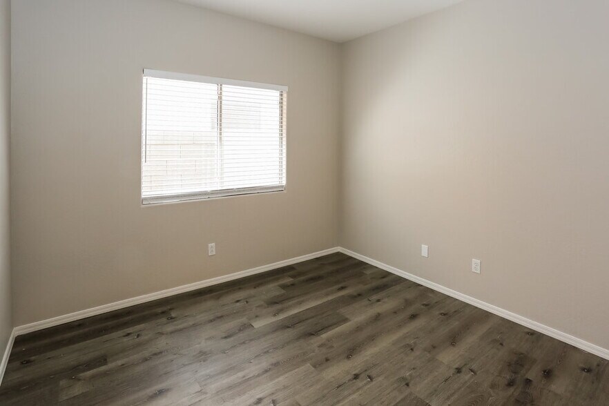 Building Photo - 8330 W Cocopah St