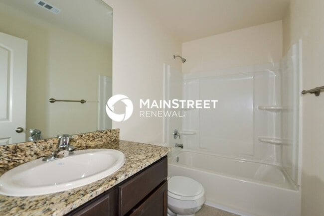 Building Photo - 3 Bedroom Pet-Friendly Home in San Antonio, TX with Main Street Renewal