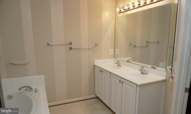 Building Photo - 1469 Fawn Hollow Ln