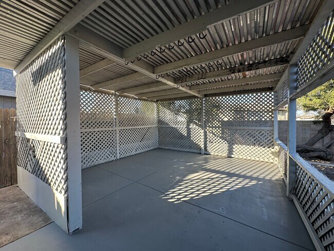 Building Photo - Move In Ready 3 Bedroom!