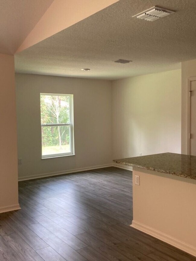 Building Photo - 35 Port Royal Dr