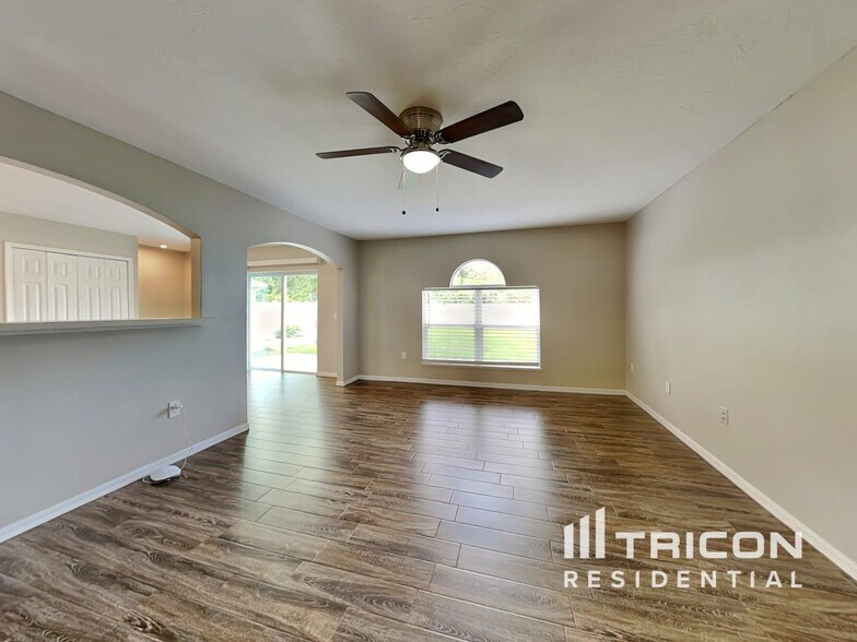 Building Photo - 3013 Whispering Trails Dr