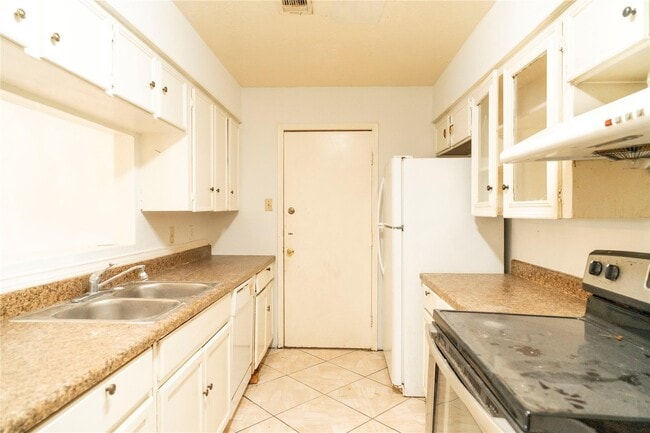 Building Photo - 12356 Newbrook Dr