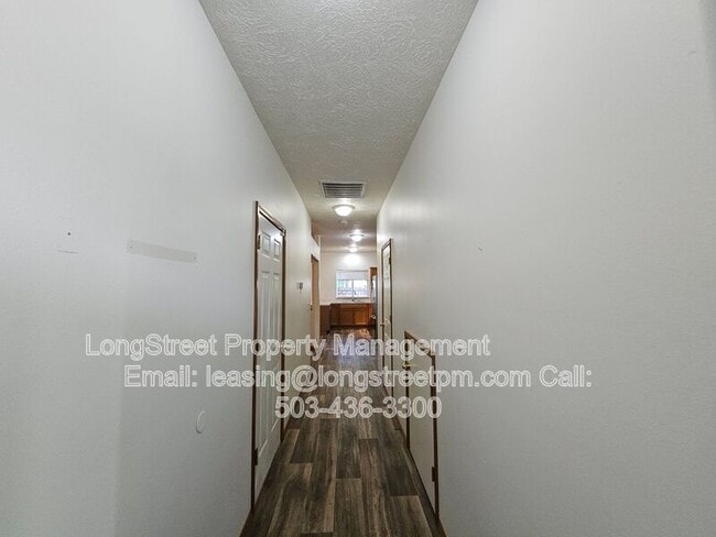 Building Photo - 7445 SE Crystal Springs Blvd