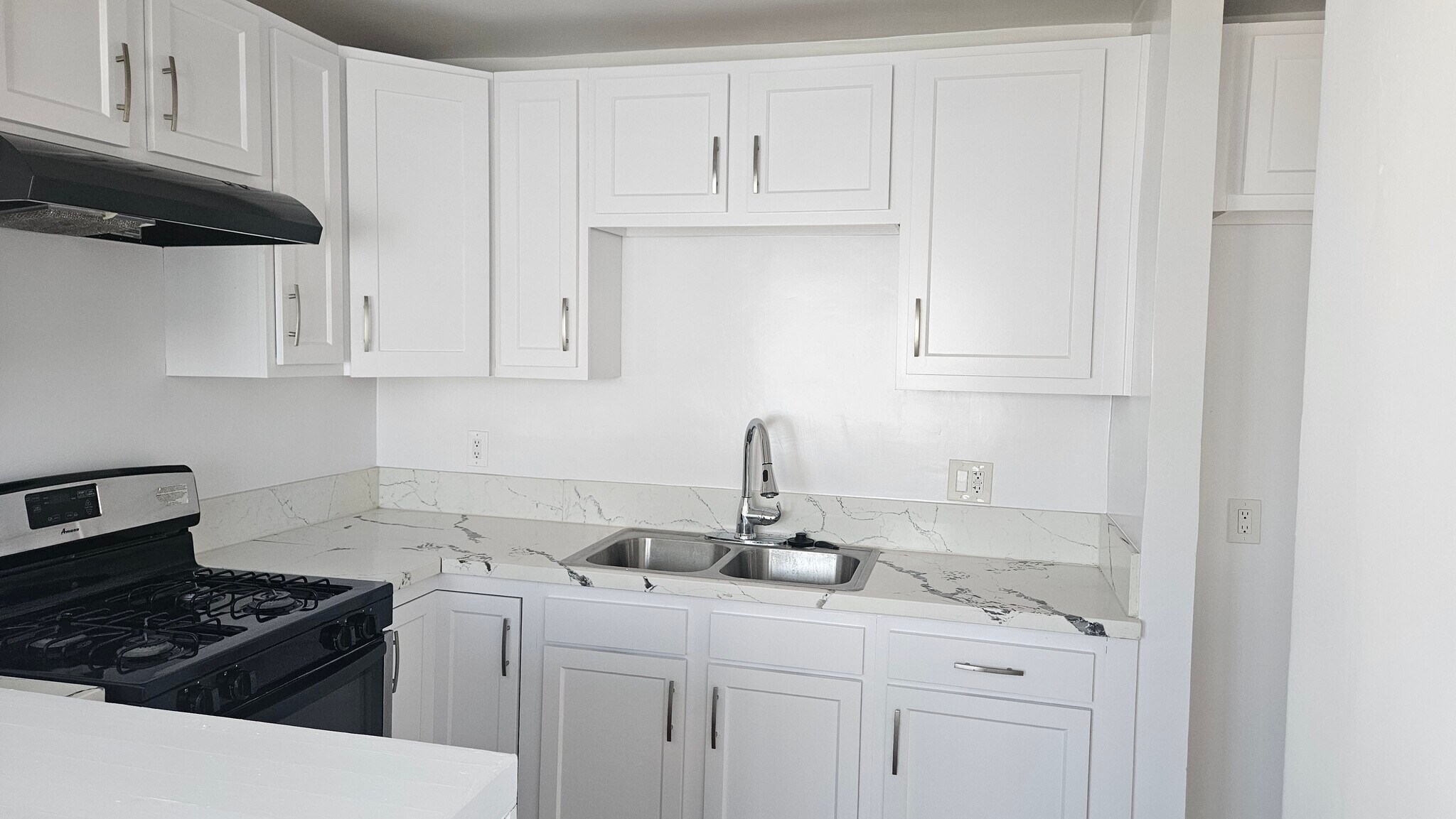 Kitchen - 1518 W 85th St