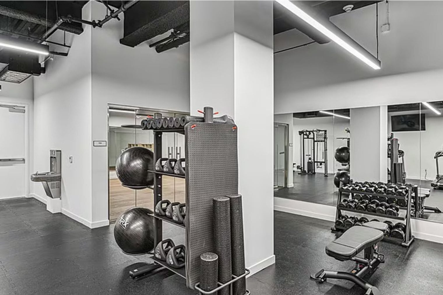 Building Photo - 701 S Hudson Ave