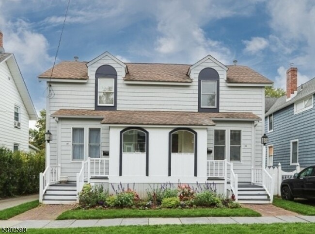 Primary Photo - 24 Montague Pl