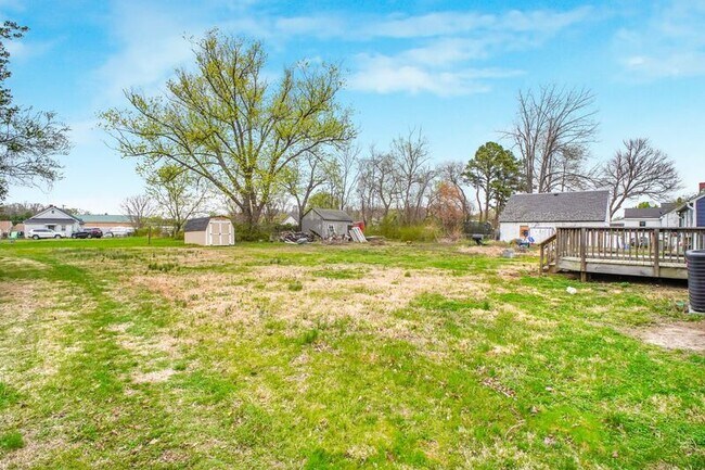 Building Photo - 6339 Old Plank Rd