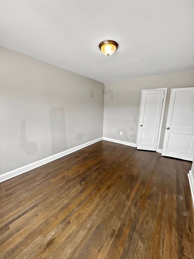 Building Photo - Spacious Dundalk Home with Finished Basement & Fireplace