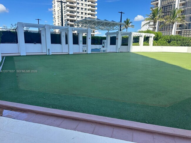 Building Photo - 6365 Collins Ave