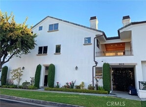 Building Photo - 601 Poinsettia Ave