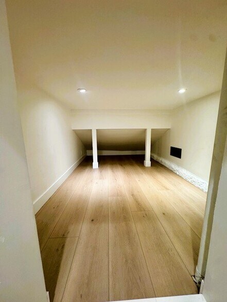 Building Photo - 168 Westwood Dr