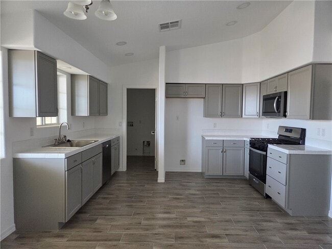 Building Photo - 5386 Tierra Linda Dr