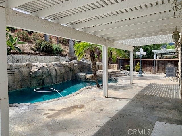 Building Photo - 558 Rembrandt Dr