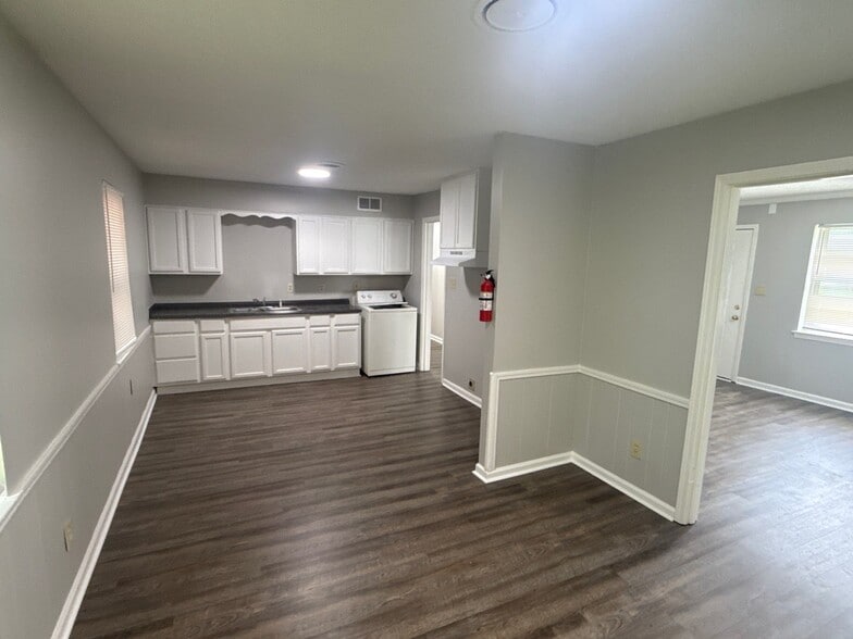 Kitchen/Dining Room - 3931 Callahan Dr