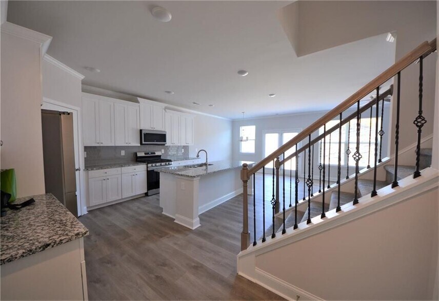 Building Photo - 246 Hellen Vly Dr