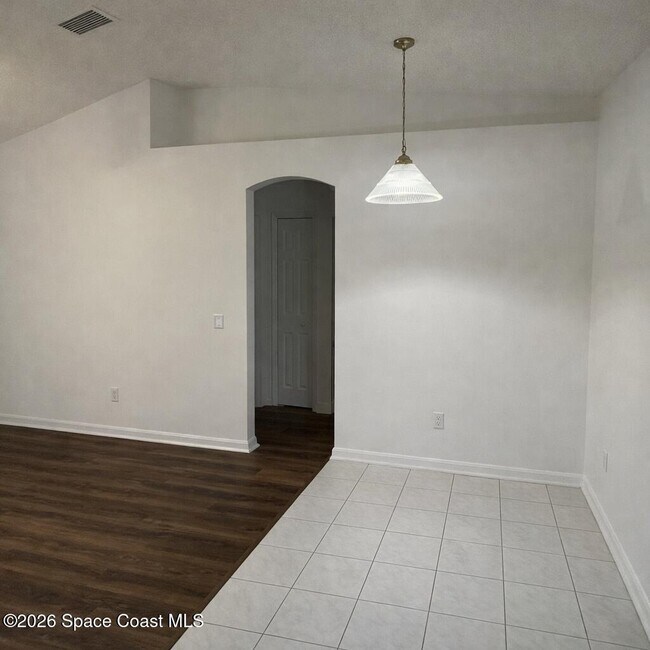 Building Photo - 6615 Homestead Ave