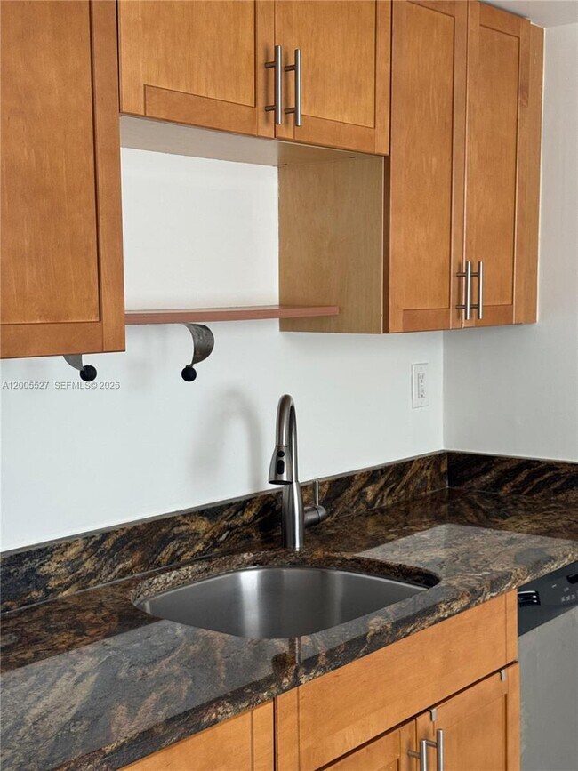 Building Photo - 6725 Harding Ave