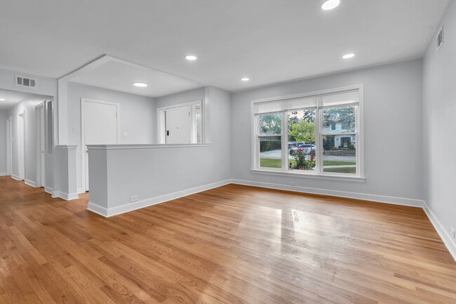 Building Photo - 6811 N Kenneth Ave