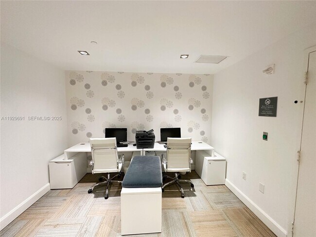 Building Photo - 951 Brickell Ave