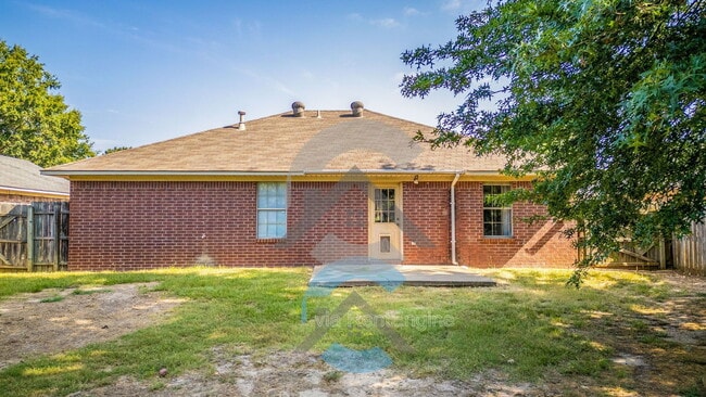 Building Photo - 1735 Monaco Dr