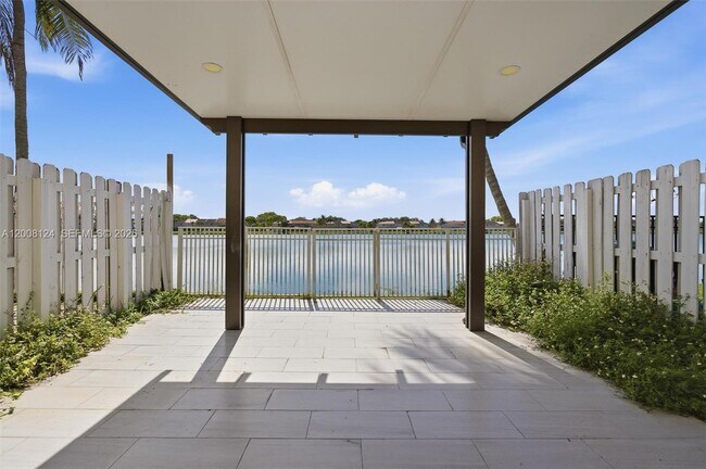 Building Photo - 17530 SW 139th Ct