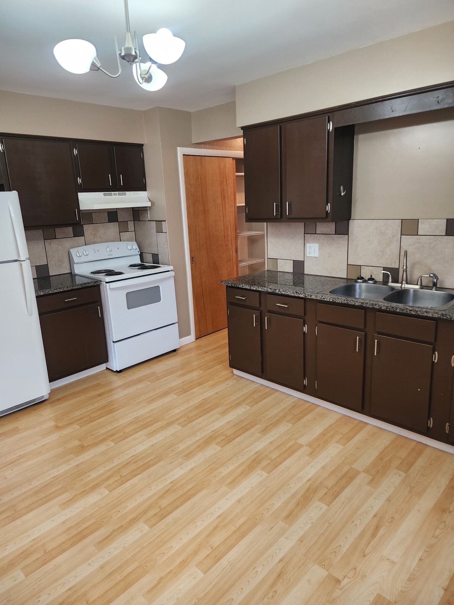 Building Photo - 2049 Tremainsville Rd