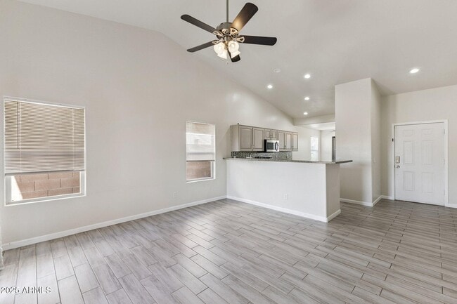 Building Photo - 33602 N Roadrunner Ln