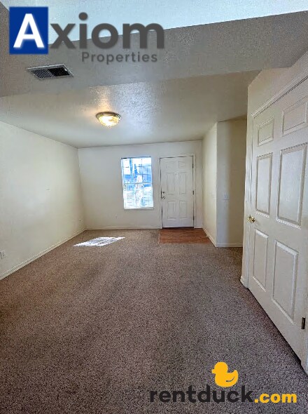 Building Photo - 465 Taft Ave