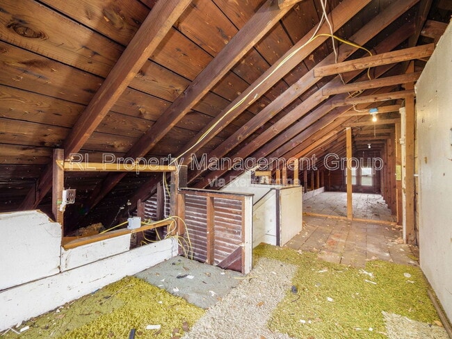 Building Photo - 219 Olentangy St
