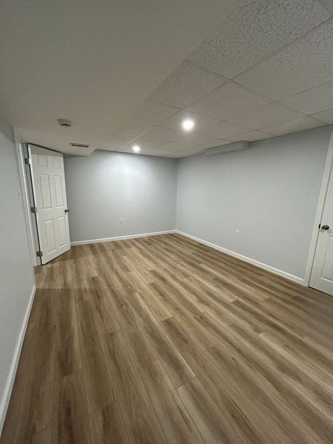 Building Photo - 506 Crescent Boulevard Extension