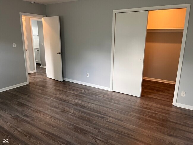 Building Photo - 6262 Eastridge Dr