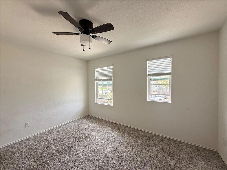 Building Photo - 1216 Blackhaw Ln