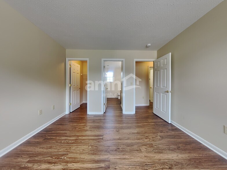 Building Photo - 26 Grouse Dr