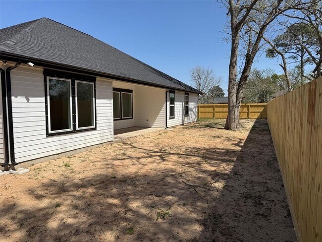 Building Photo - 6405 Carver Ave