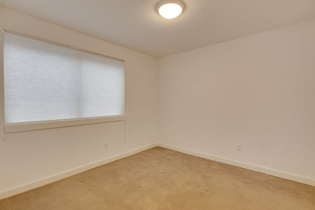 Building Photo - Modern Ballard 3 bedroom townhome for rent!