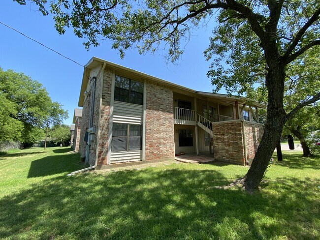 Building Photo - 214 Renfro St