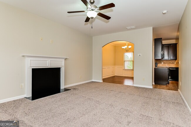 Building Photo - 633 Stevens Pl