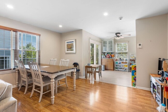 Building Photo - 3 Bd / 2.5 Bth Council Rock Townhome