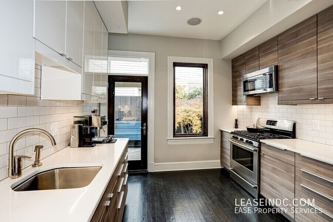 Building Photo - 1964 2nd St NW