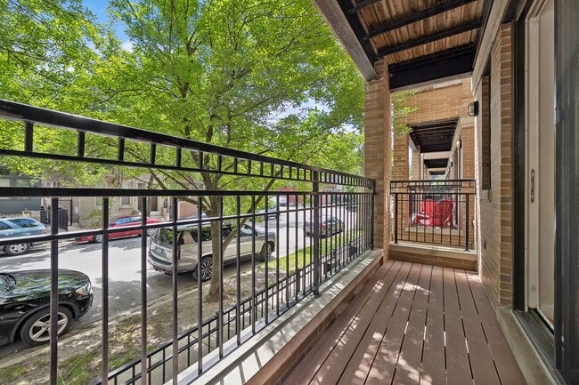 Building Photo - 1952 W Ohio St