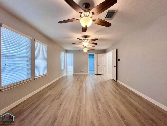 Building Photo - 11205 Forest Pass Ct