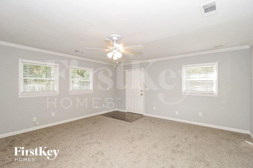 Building Photo - 76 Hunters Cir