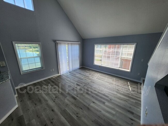 Building Photo - 9232 Lake Chase Island Way